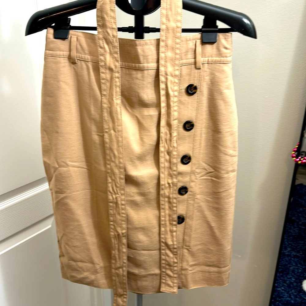 Ann Taylor’s Skirt new with tag